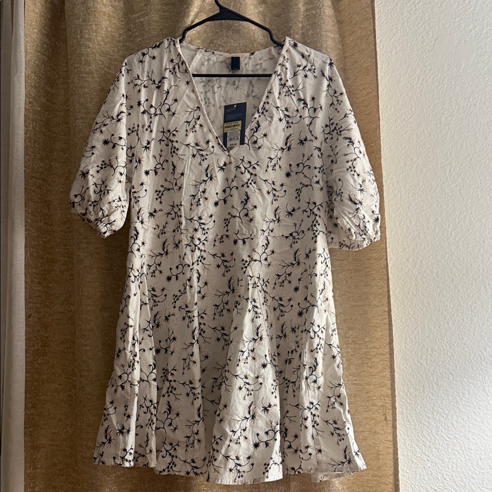 Floral V-Neck Puff Sleeve dress